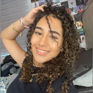 Meet your Posher, Francesca